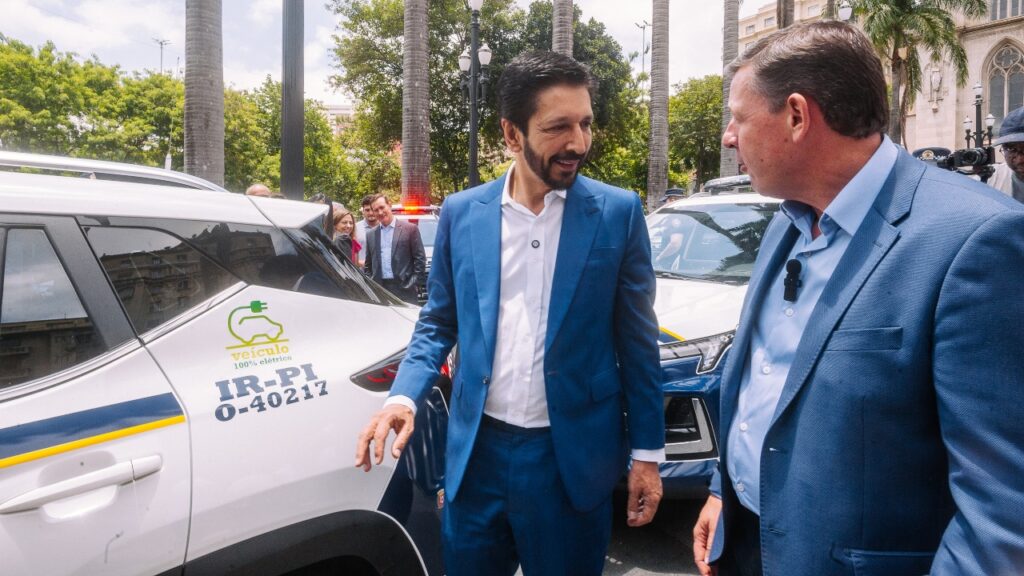 Ricardo Nunes entrega 100 novas viaturas da policia municipal